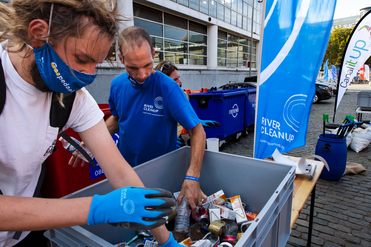 CANAL IT UP & RIVER CLEAN UP © Bram Penninckx